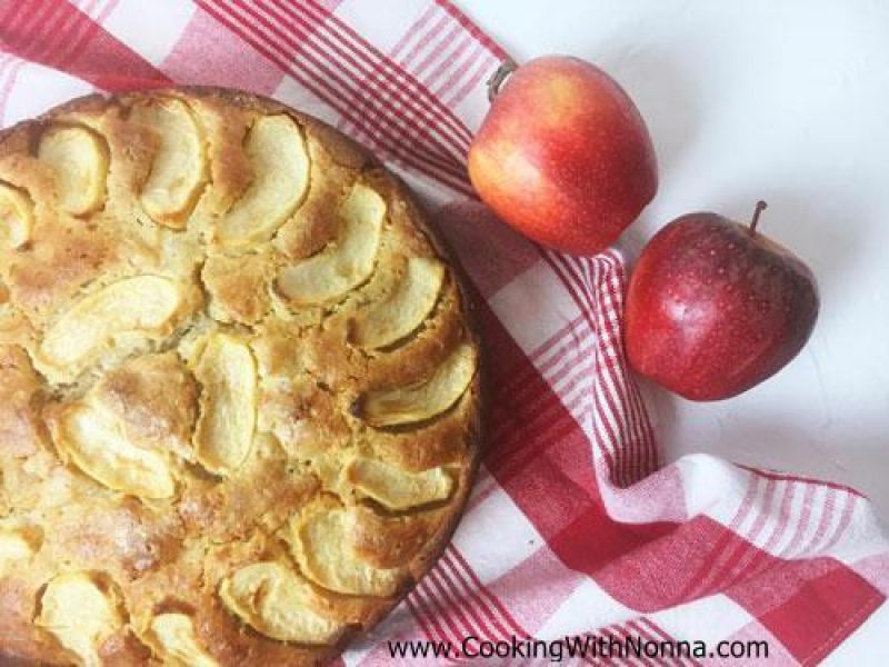 Apple Cinnamon Ricotta Cake