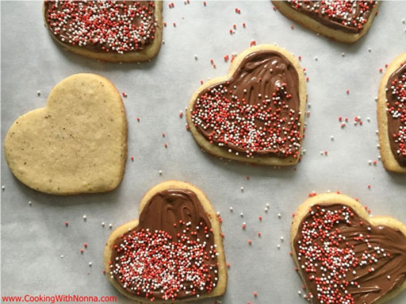 Hazelnut Pasta Frolla Hearts with Nutella