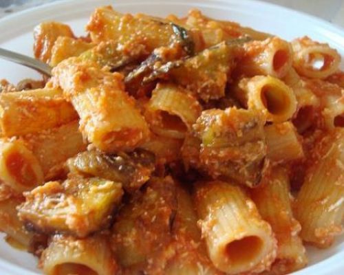 Pasta alla Norma - Pasta with Eggplants